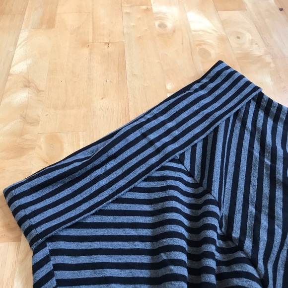 Old Navy fold over A-line black & gray skirt - Picture 6 of 8